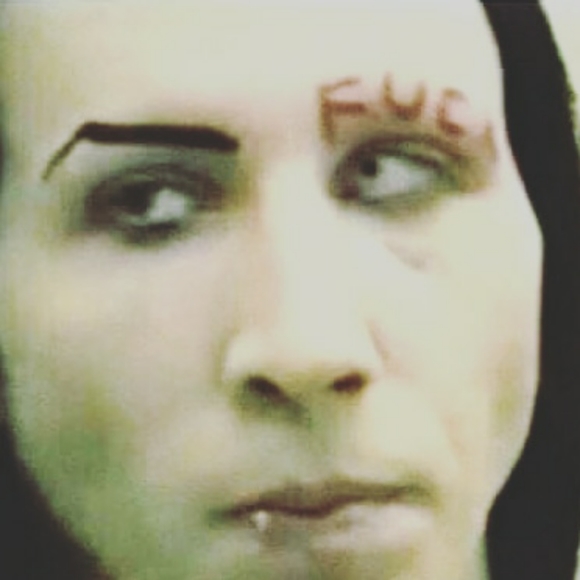 Meet your Posher, Laura - Picture 1 of 2